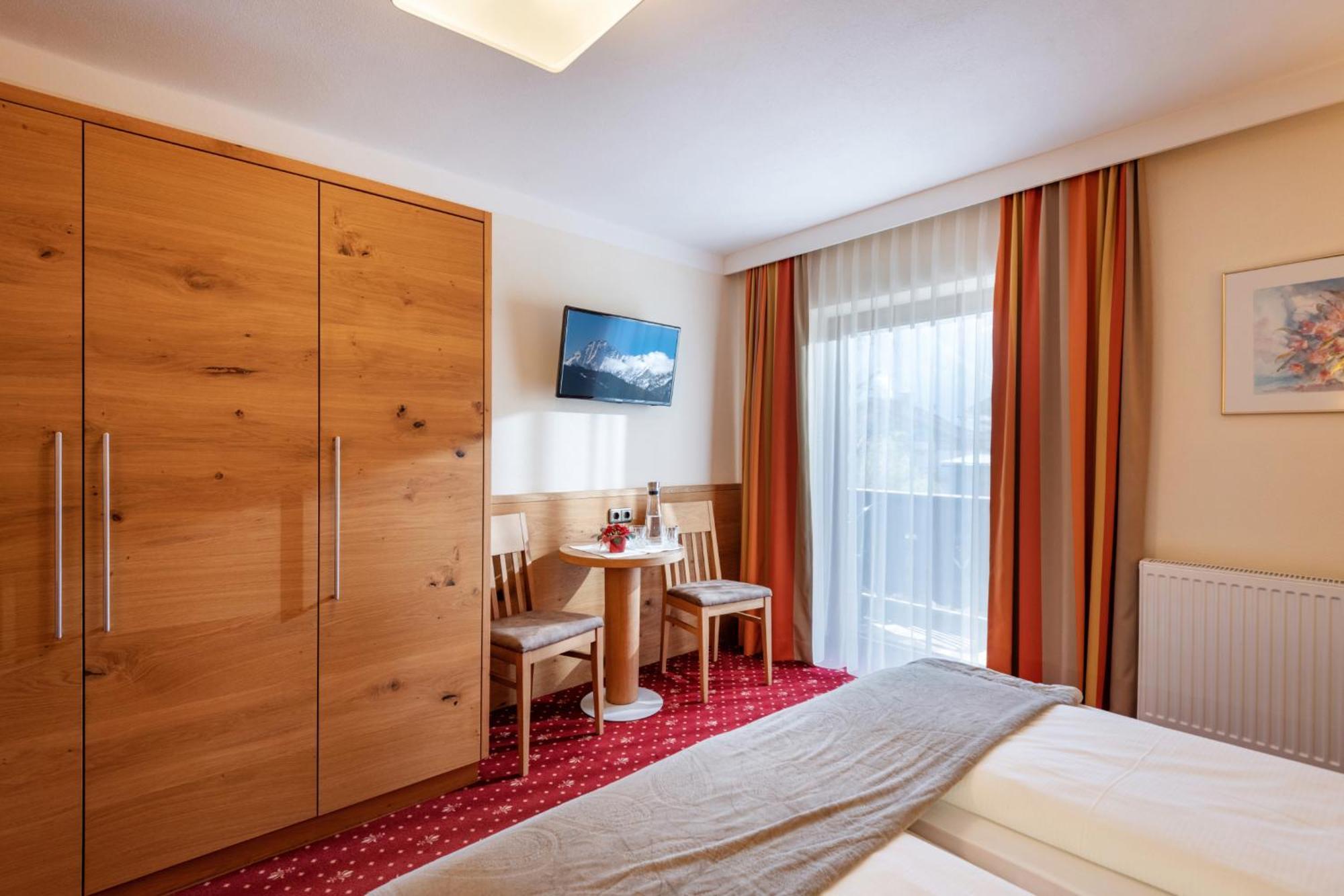 Hotel Garni Birkenhof Майерхофен Екстериор снимка
